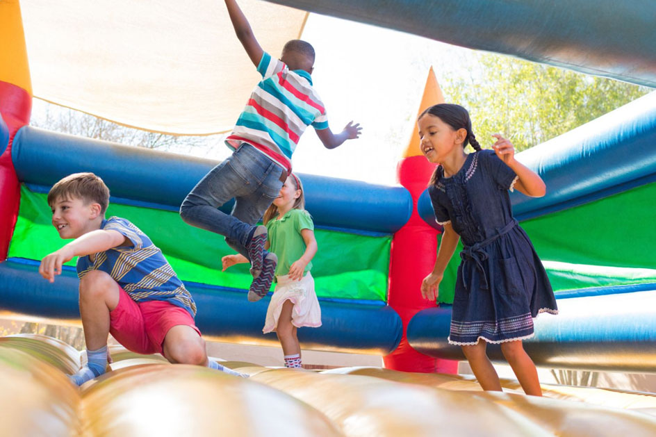 راهنمای کامل قلعه بادی کودک