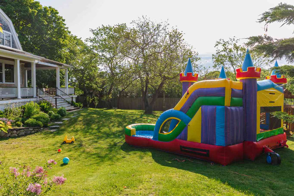 ایمن کردن یک خانه پرشی در چمن